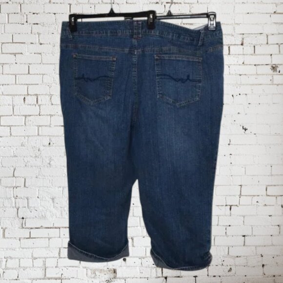 St. John's Bay Woman Stretch Plus Size Capri Cuff Blue Jeans - Picture 2 of 6